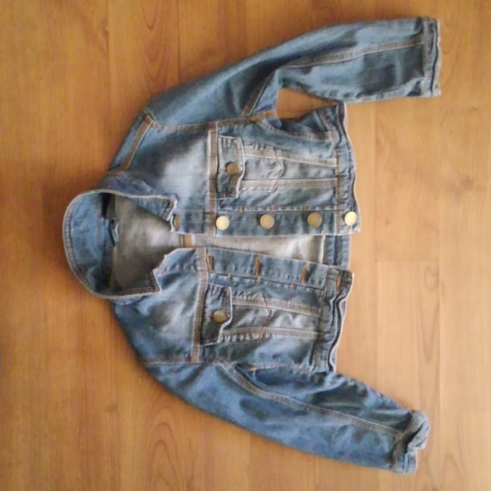 Material girl cropped, quarter sleeve, jean jacket